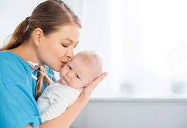 Транскрипция и произношение слова mother в британском и американском вариантах. Birth Of A Baby Is Rebirth Of A Mother