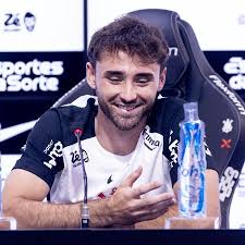 Corinthians recusa proposta de R$ 5 milhões pelo lateral Pedro Milans