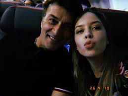 Tony carreira, nome artístico de antónio manuel mateus antunes (armadouro, cabril, pampilhosa da serra, 30 de dezembro de 1963), é um cantor português. A Ultima Declaracao De Amor De Tony Carreira A Filha Sara A Ferver Vidas