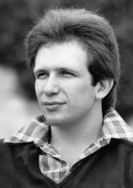 A trajetória de Jean Paul-Gaultier, mestre em quebrar tradições na  passarela