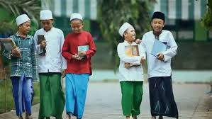 Buat di toko seragam guru daerah karawang cikampek, seragam guru sebagai penunjang dalam penampilan para guru dalam belajar mengajar kegiatan disekolah yang mencerminkan seorang guru teladan yang baik. Prinsip Pembelajaran Madrasah Diniyah Pendidikan Rahmatan Lil Alamin