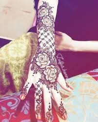 Beautiful Work Done By Zulfas Henna If You Want More Elegant Design So Follow Ashu Mehndi Creations Rose Mehndi Designs Mehndi Designs Khafif Mehndi Design