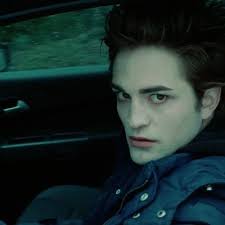 Rebecca Esquer (@rebeccaesquerr)