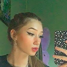 Emily DeVault (emilydevault15)