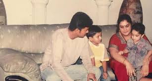 Vanitha vijayakumar married actor akash on 10 september 2000. Bigg Boss Tamil 3 Fame Vanitha Vijayakumar Shares Throwback Photos With Thalapathy Vijay On Her Son S Birthday Pinkvilla