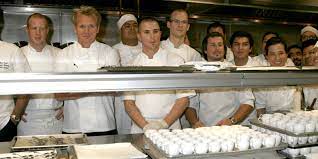 Gordon ramsay recommends using the scanpan frying pan which uses little or no oil. What Pans Does Gordon Ramsay Use World Of Pans