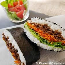 Onigirazu Au Miso Soboro Sandwich De Riz A La Viande Hachee Au Miso Recettes De Cuisine Cuisine Asiatique Recette Miso
