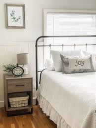 Modern farmhouse guest bedroom makeover check out more on. Gorgeous Farmhouse Bedroom Decorating Ideas A Fresh Squeezed Life
