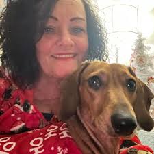 Could anyone recommend a hairdresser to do this don't mind going to a  hairdressers or a mobile hairdresser coming to me kind regards. Ps asking  for my partner