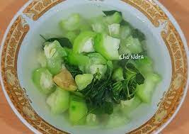 Matikan api, masukkan daun kemangi. Resep Nikmat Bening Oyong Gambas Kemangi Cara Bunda Maida Purwanti