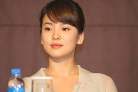 Çiftin 2004 yılında ayrıldıkları açıklanmıştır. Song Hye Kyo Wikipedia