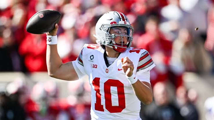 Julian Sayin Injured, Latest Updates on Ohio State QB's Status After Exit  vs. Indiana