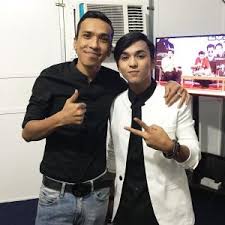 Pengacara dan pelawak, fad bocey menerusi hantaran di laman instagram nya berkongsi khabar gembira selepas isteri tercinta, syaheera rahman selamat melahirkan anak keempat mereka. Biodata Fad Bocey Pelawak Generasi Baru Azhan Co