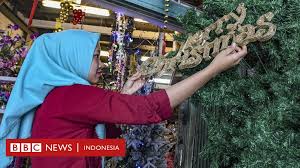 Selamat natal dan tahun baru 20205. Ucapan Selamat Natal Tetap Menjadi Polemik Namun Bagaimana Dengan Belanja Diskon Natal Bbc News Indonesia