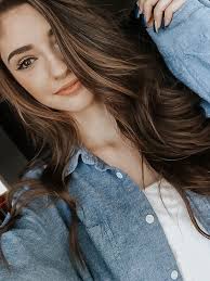Another cute selfie poses for girls is a cute puppy look. 3 Lightroom Mobile Presets Selfie Portrait Preset Instagram Presets Bright Presets Lifestyle Presets Mobile Filter Blogger Presets Photography Poses Women Beautiful Girl Face Girl Pictures