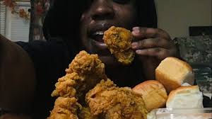 Its my 2nd favorite fried chicken! Publix Deli Fried Chicken Mukbang Youtube
