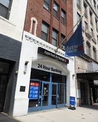 The 2018 marathon had the largest field in event history with over 52,000 finishers. The Saint Club Wikipedia