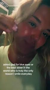 Leigh Akers's Instagram, Twitter & Facebook