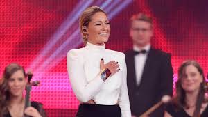 Doch auch in ihrem privatleben geht es spannend zu! Helene Fischer Ihre Frisuren Im Wandel Der Zeit Brigitte De