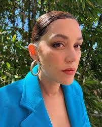 Katie Mellinger's Instagram, Twitter & Facebook