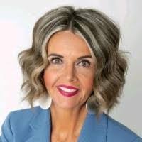 Jenny Raines's Instagram, Twitter & Facebook