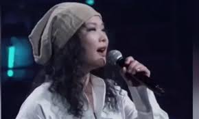 Chinese audience accuses Singaporean singer Mavis Hee of 'slacking off,'  demands refunds