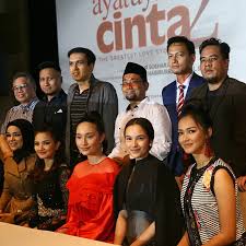 24,983 likes · 93 talking about this. 5 Perbedaan Film Ayat Ayat Cinta Dan Ayat Ayat Cinta 2 News Entertainment Fimela Com