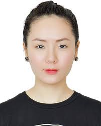 Phương Linh nhan sắc lão hóa ngược, chăm khoe vòng một