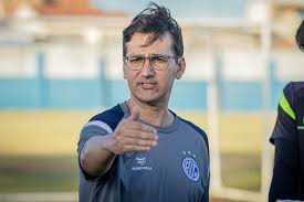 Ricardo Resende detalha trabalho na base do Confiança e preparação para enfrentar o Guarany