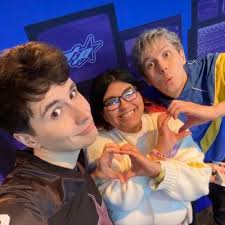 Rainbow Rowell (@rainbowrowell)