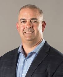 Jeff Langlois's Instagram, Twitter & Facebook