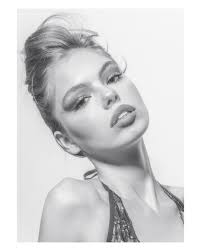 I appreciate model Bella Monroe @Bella Duffy @geneticsmgmt . . .  Photo+Hair:@jason.monet @brooklynstudio__ @sevenhaircare . . .  #Blondhairmodel #hairfashion #fujifilm_xseries #b&h