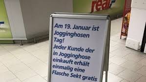Es kommt hierbei natürlich auf den eigenen style an. Werbeaktion Geht Viral Supermarkt Verspricht Zum Tag Der Jogginghose Flaschenweise Gratis Sekt Netz Themen Puls
