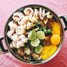 Berikut ini daftar tempat makan di semarang terbaru murah dan lezat yang sayang jika di lewatkan. Hidden Spot Di Ampang Restoran Makanan Thai Dengan Pelayan Menaiki Bot Laju Memang Awesome Remaja