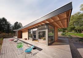 Haus Am See Mit Grosser Terrasse Yeswewood Architekturholzhaus Designholzhaus Ferienhaus Nachhalt In 2020 Sommerhaus Nachhaltige Architektur Outdoor Dekorationen
