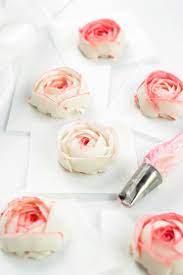 How To Make Stunning Buttercream Ranunculus With Video The Bearfoot Baker Dessert Decoration Frosting Recipes Cake Decorating