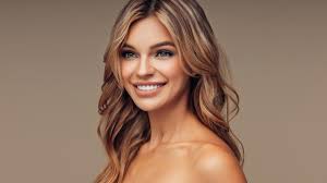 Honey blonde highlights throughout dark hair make for an fun, contrasted look that's especially noticeable in this braided style. 7 Honey Blonde Highlight Ideas For A Sweet Honey Hue L Oreal Paris
