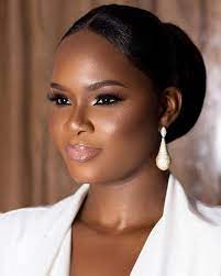 Astuce pour un teint parfait. Epingle Sur Colar Das Mulheres