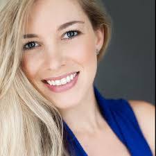 Stephanie Worth's Instagram, Twitter & Facebook