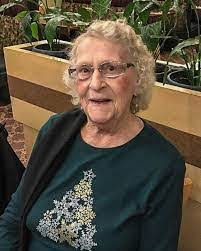 Edith Hendrix's Instagram, Twitter & Facebook