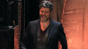 Ha iniziato a fare il dj a 13 anni, per hobby, nel negozio di elettrodomestici del padre a lungomare caboto a gaeta (lt), città dalla quale proviene. Ufughilc8fnnzm