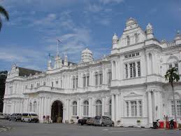 O terdiri daripada datuk bandar dan o wilayah persekutuan labuan menjadi pusat kewangan luar pesisiran antarabangsa, pulau pelancongan bebas cukai antarabangsa dan pusat. Majlis Perbandaran Pulau Penang Mapio Net