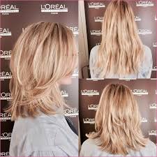 Dunkelblonde Haare Mit Blonden Strahnen In 2020 With Images Medium Layered Hair Medium Hair Styles Medium Layered Haircuts