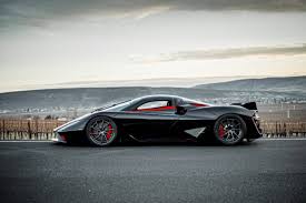 Its striking profile is futuristic. Watch The Ssc Tuatara Hypercar Accidentally Throw Down The Gauntlet To Bugatti Slashgear