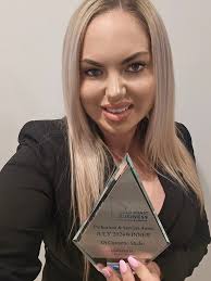 Abby Stuart's Instagram, Twitter & Facebook