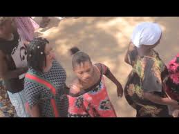Wadada wa buza washindana kucheza tarumbeta kwenye sherehe. Baikoko Mbagala Kufuru Laana Tupu Golectures Online Lectures