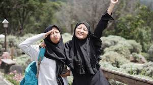 Ootd alias penampilan satu hari suami nagita slavina yang fantastis diantaranya sepatu, baju, jam tangan, jaket dan celana joger. 10 Potret Halda Rianta Adik Arafah Rianti Yang Gak Kalah Lucu