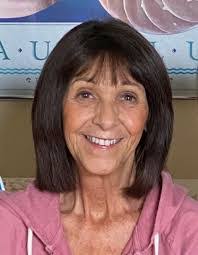 Marian Wahl's Instagram, Twitter & Facebook