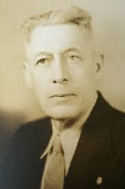 Robert Swander's Instagram, Twitter & Facebook