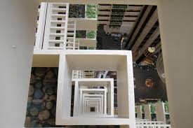 Enjoy free wifi, an outdoor pool, and a restaurant. Man Falls To Death After Exposing Himself At Atlanta Hotel Time